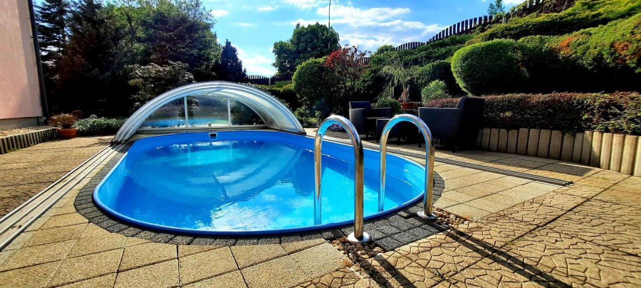 Pool Apartments Karlsbad Buitenkant foto