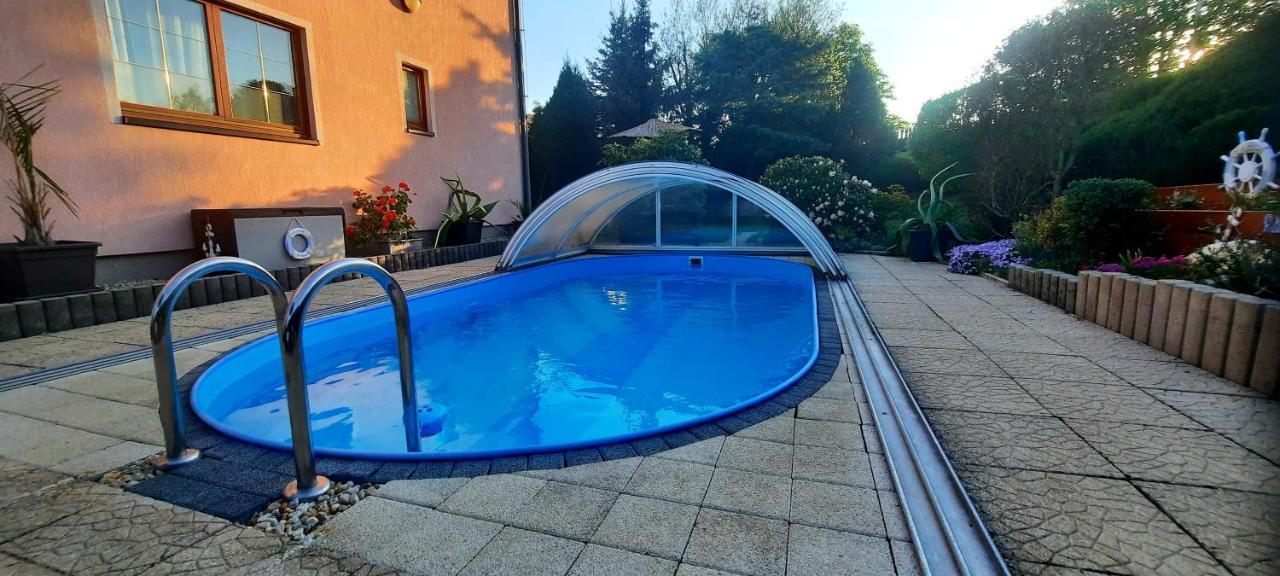 Pool Apartments Karlsbad Buitenkant foto