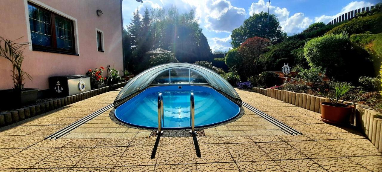 Pool Apartments Karlsbad Buitenkant foto