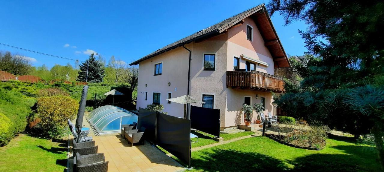 Pool Apartments Karlsbad Buitenkant foto