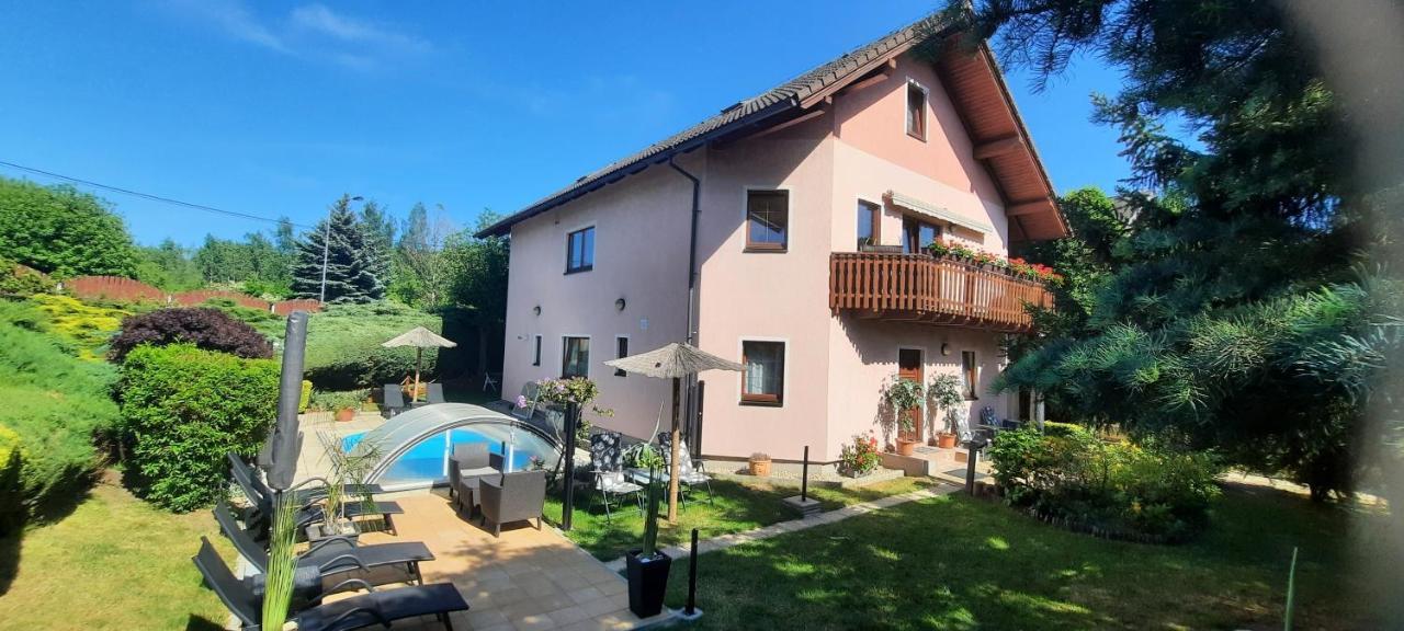 Pool Apartments Karlsbad Buitenkant foto